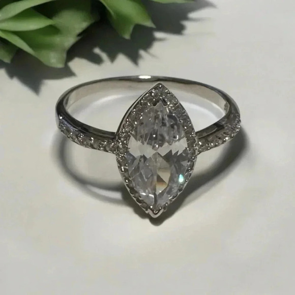 🇨🇦🆕5th Avenue Sterling Silver Ring - Picture 5 of 16